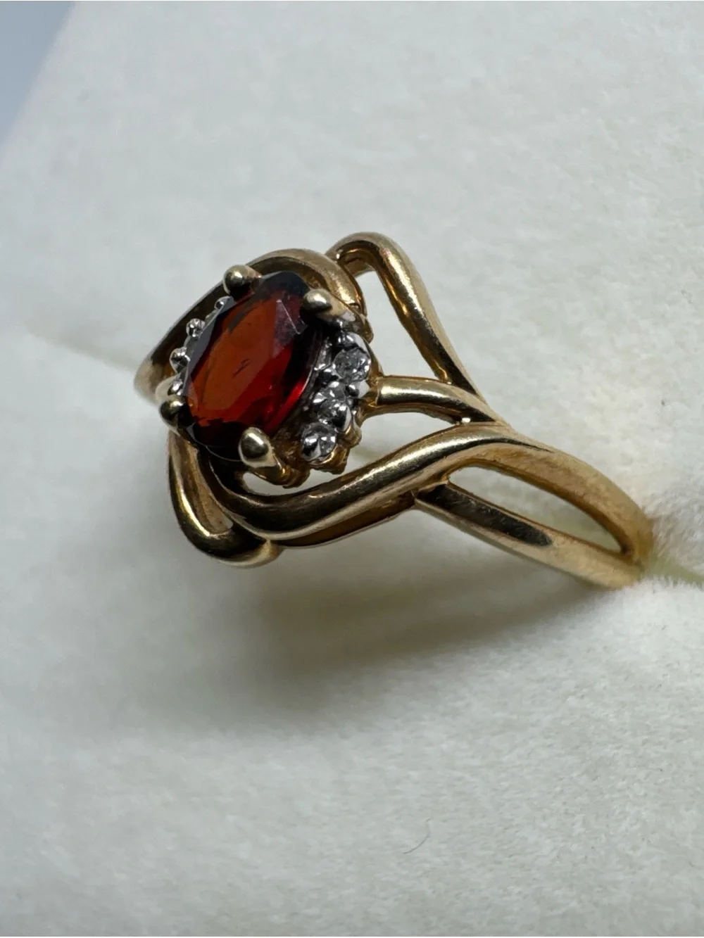 10k Yellow Gold Oval Garnet & Accent Diamond Size 8.75 Bypass Swirl Ring 2.85g